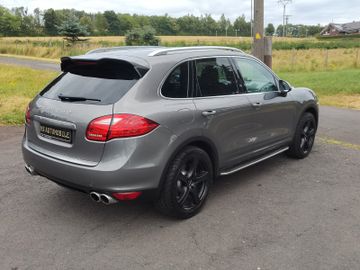 Porsche Cayenne - 5