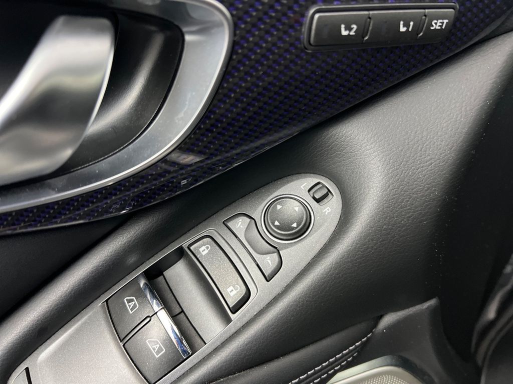 INFINITI Q60 2.0 TURBO/ 2.H/ VOLLAUSSTATTUNG/ CARBON INFINITI Q60 2.0 TURBO/ 2.H/ VOLLAUSSTATTUNG/ CARBON