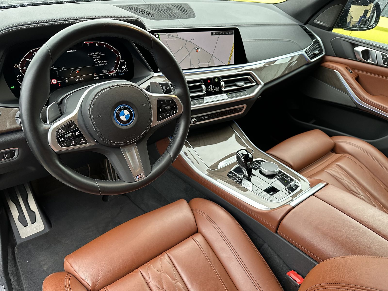 Fahrzeugabbildung BMW X5 xDrive45e M-Sportpaket HUD+LASER+ACC+AHK+H&K
