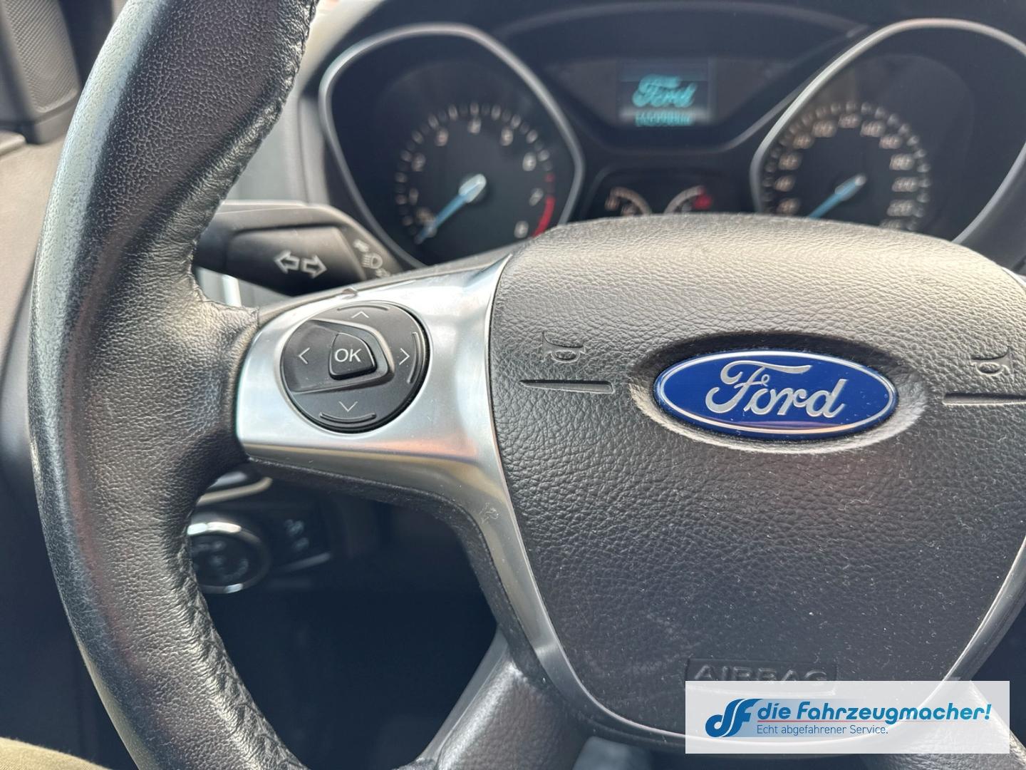 Ford Focus 2012 — photo 28
