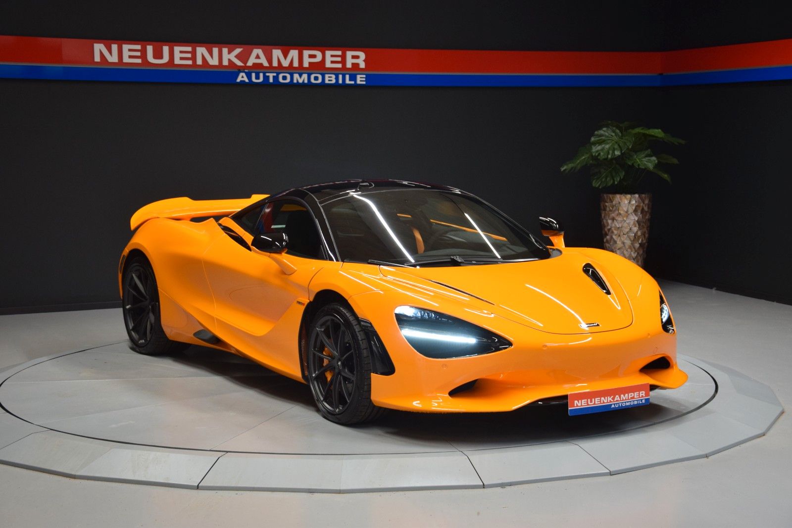 Fahrzeugabbildung McLaren 750S Black Pack / Lift Schale B&W Aero Kamera