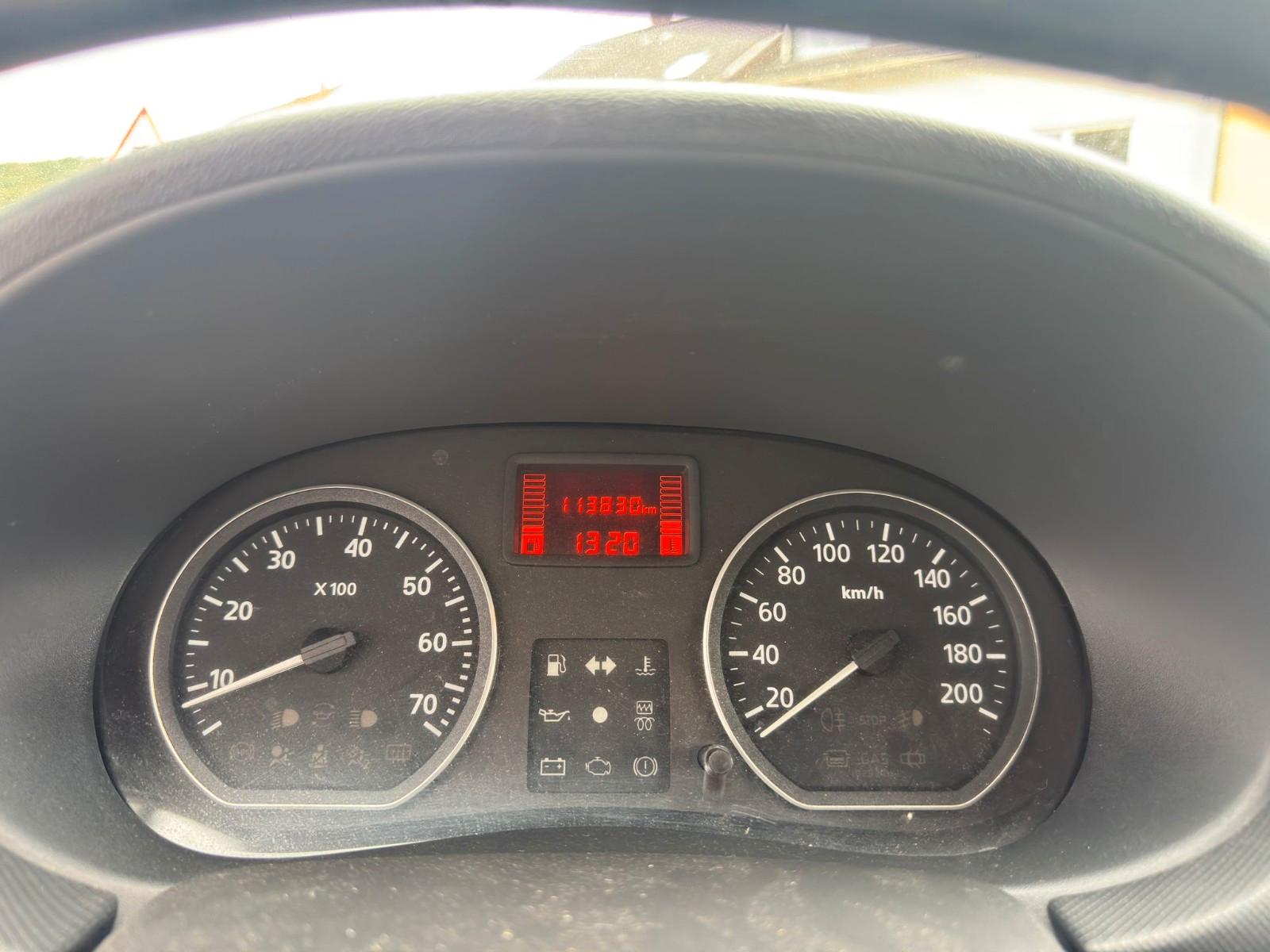 Dacia Sandero 2012 — photo 13