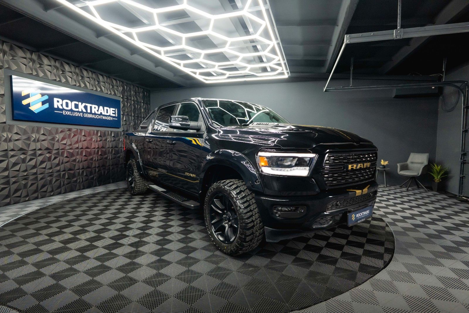 Fahrzeugabbildung Dodge RAM 5.7 V8 GOLD EDITION OFFROAD 4x4 UNFALLFREI