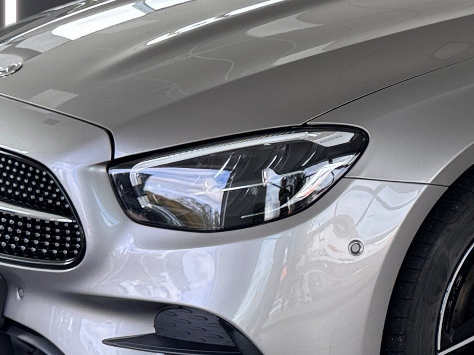 Fahrzeugabbildung Mercedes-Benz E 300 de AMG 4M*Distronic*AirBody*Burmester*LED*