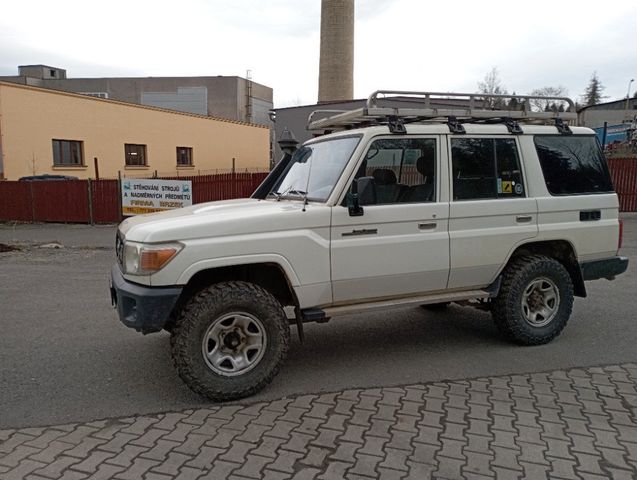 Toyota HZJ 78