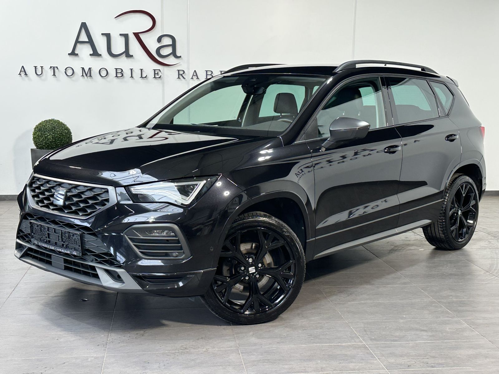 Fahrzeugabbildung SEAT Ateca FR 4Drive NAV+LED+19ZOLL+VCOCKPIT+KAM+ACC