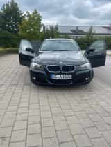 BMW 320i E90 - BMW 320: E90 320i