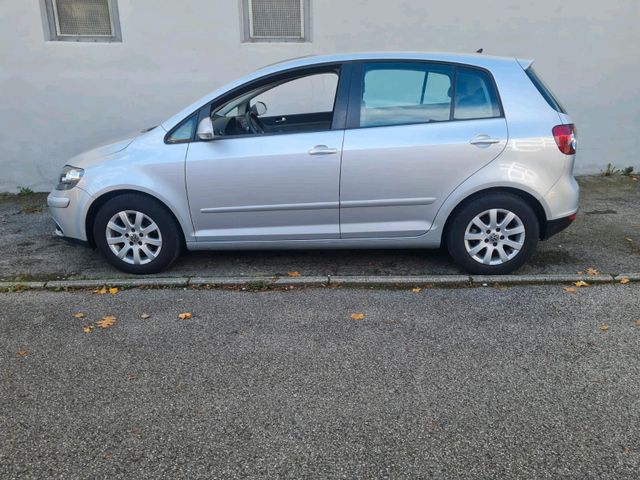 Volkswagen VW Golf Plus 1.4 Silber 2006 Benzin AHK