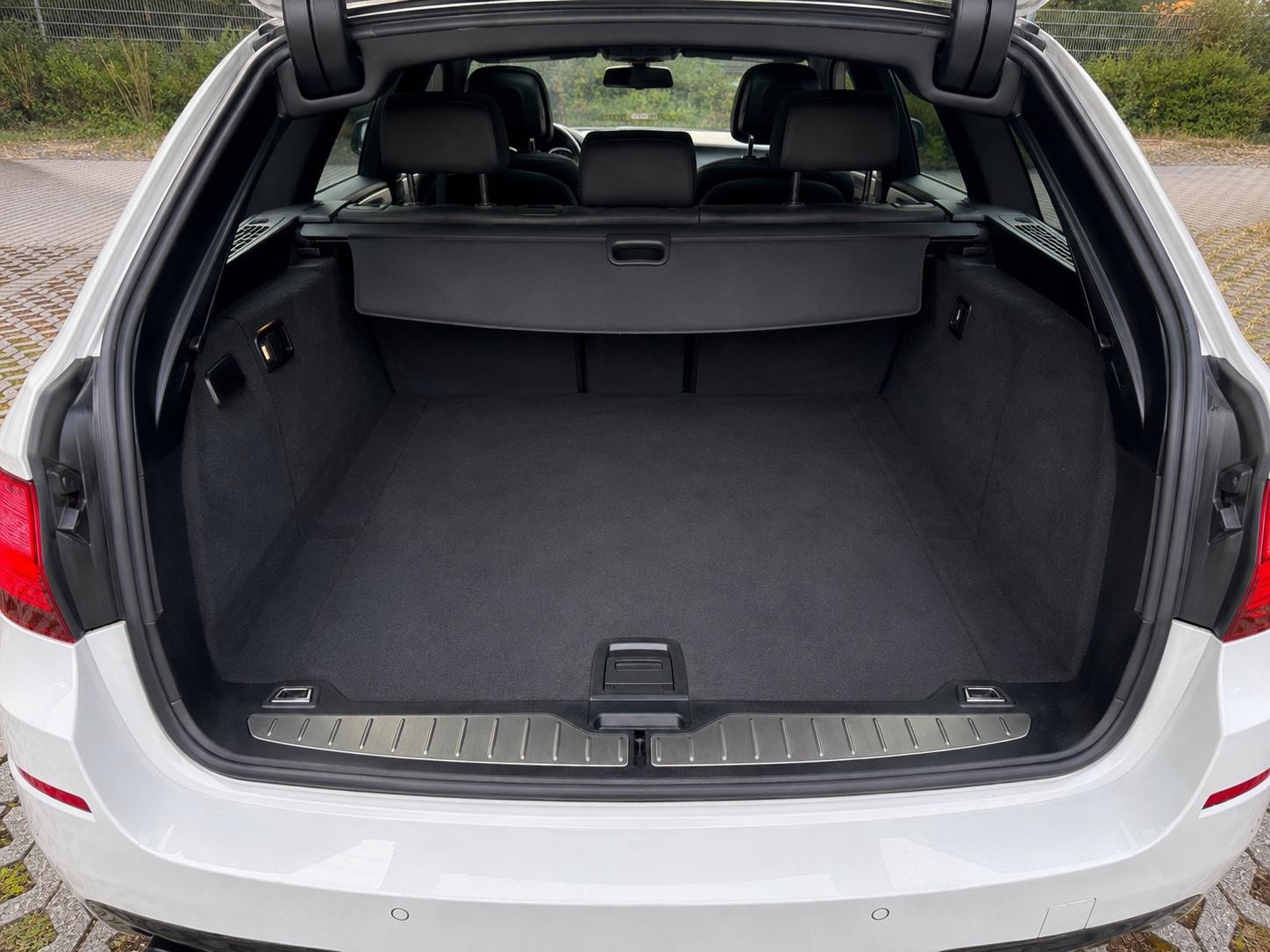 BMW 530d Touring A Luxury Line Luxury Line