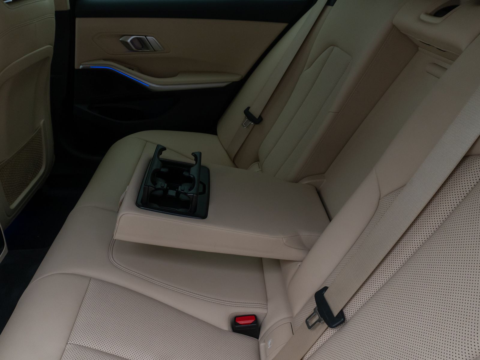 Fahrzeugabbildung BMW 320d xD Luxury Line ACC DAB Laser Kamera Memory