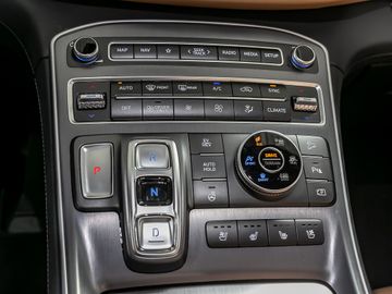 Hyundai Santa Fe 1.6 Signature Plug-In Hybrid 4WD Pano