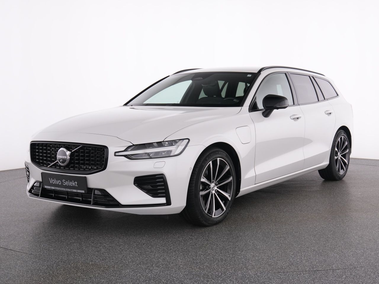 Volvo V60 T8 Recharge Plus Dark+AHK+BP+STANDHZ+LM18 foto 2