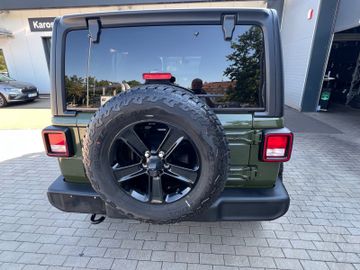 Jeep Wrangler - 10