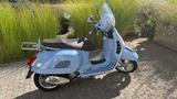 Vespa GTS 300 Hellblau mit brauner Sitzbank - VESPA BLAU