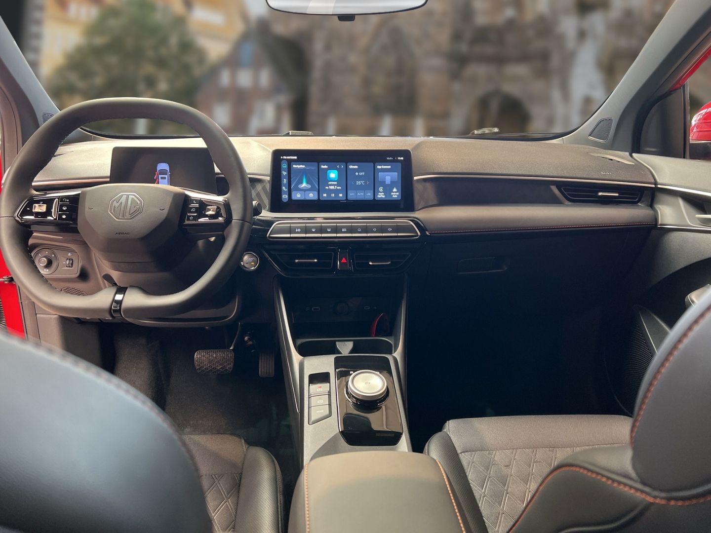 Fahrzeugabbildung MG MG3 1.5L HEV LUX Finanzierungspreis Navi Leder 3