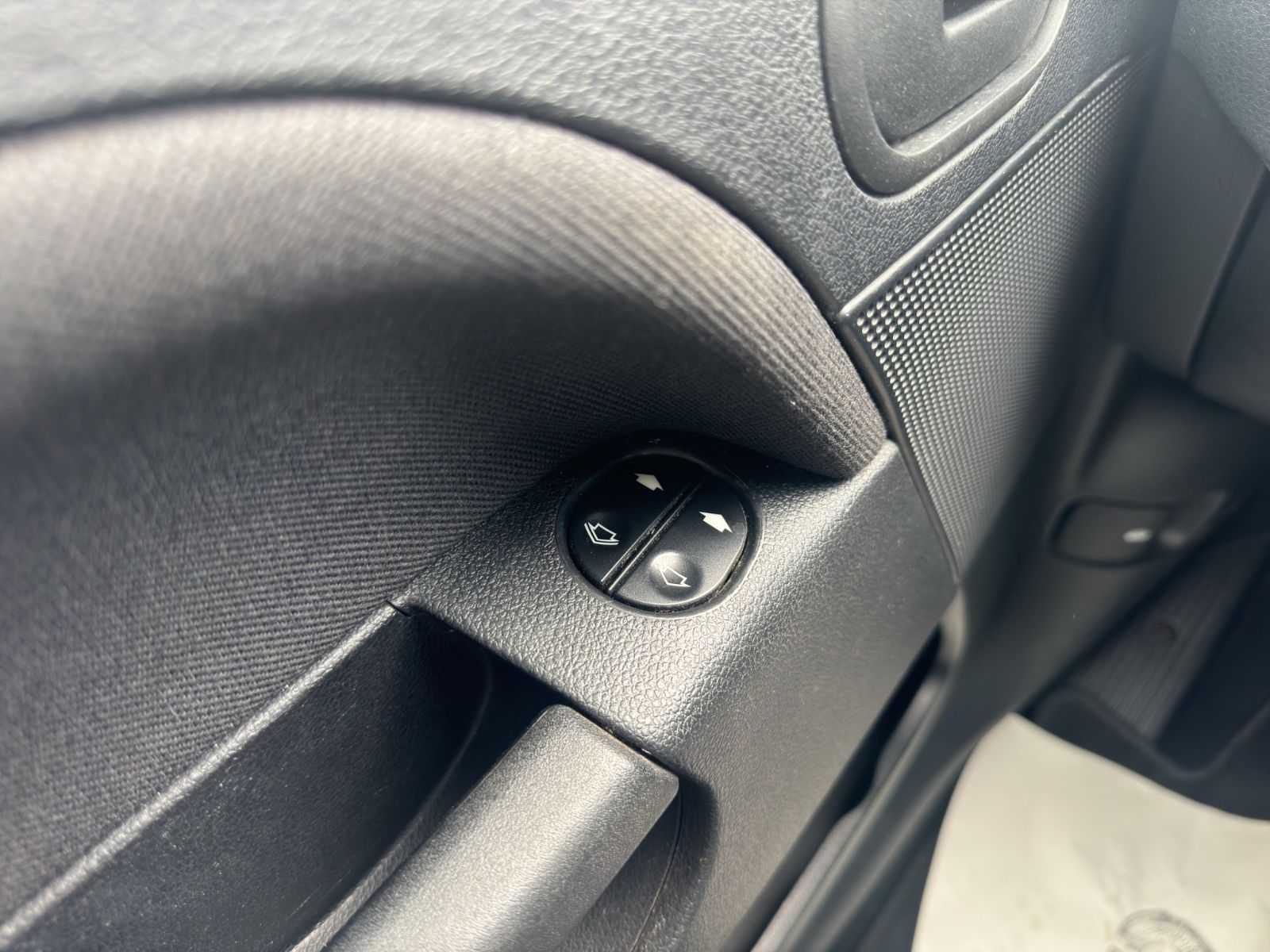 Fahrzeugabbildung Ford Fiesta Fun /Klimaanlage/Servo/Radio/TÜV/HU Neu