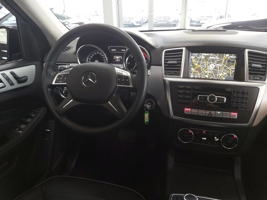Mercedes-Benz ML 350 CDI AMG DISTR TOTW KAMERA COMAND LEDER