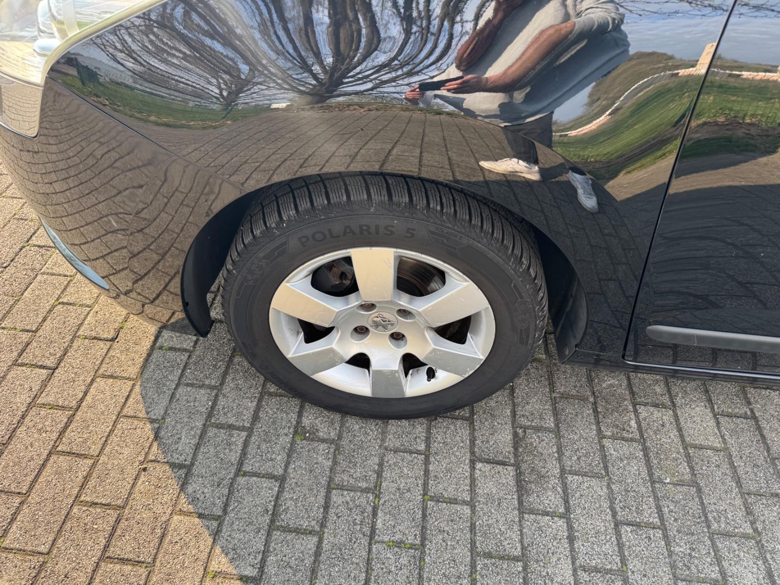 Peugeot 5008 2013 — photo 18