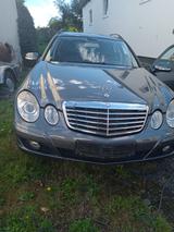 Mercedes-Benz 200 - blaue Mercedes-Benz 200