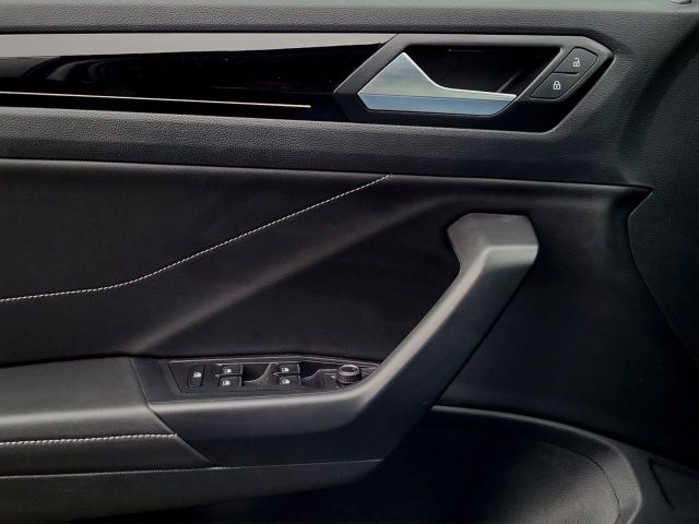 T-ROC 1.5TSI R-Line Aut. Navi AHK Kamera