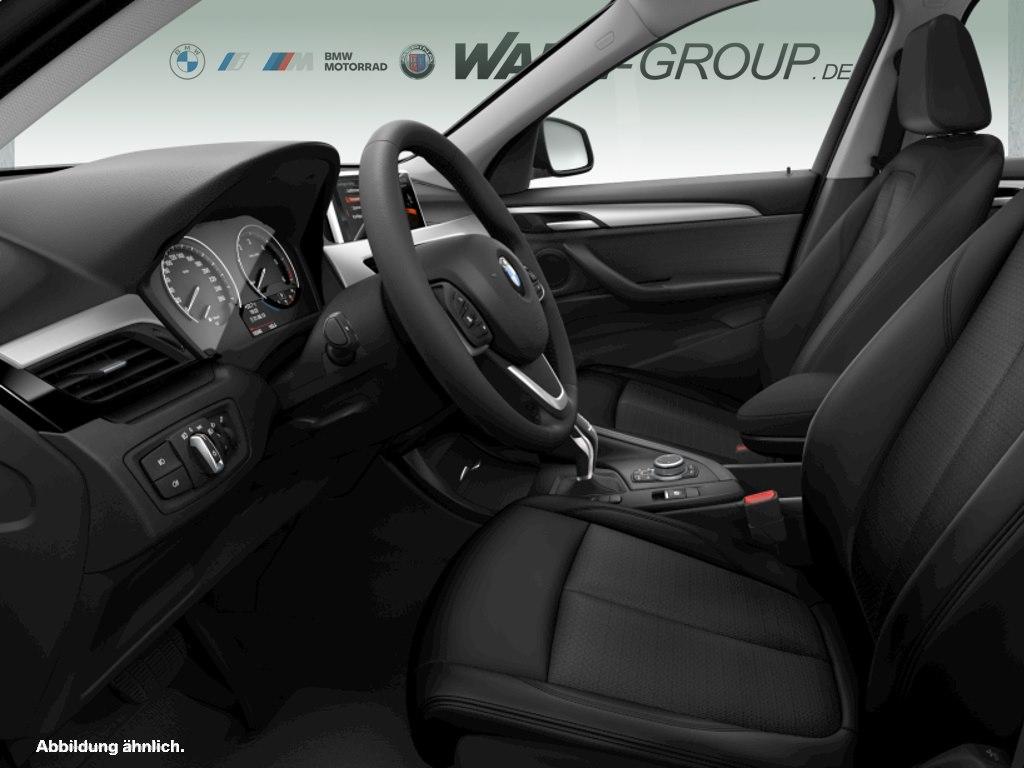 BMW X1 sDrive18d ADVANTAGE AUT NAVI PANO RFK GRA PDC