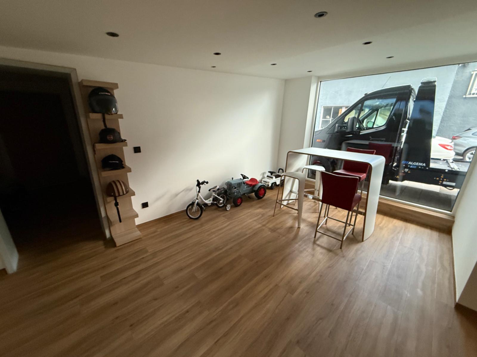 showroom-image-bottom