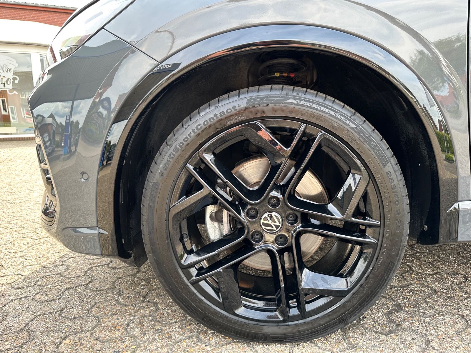 Fahrzeugabbildung Volkswagen Tiguan 2.0 TDI 4M R-Line Pano/AHK/ACC/Navi