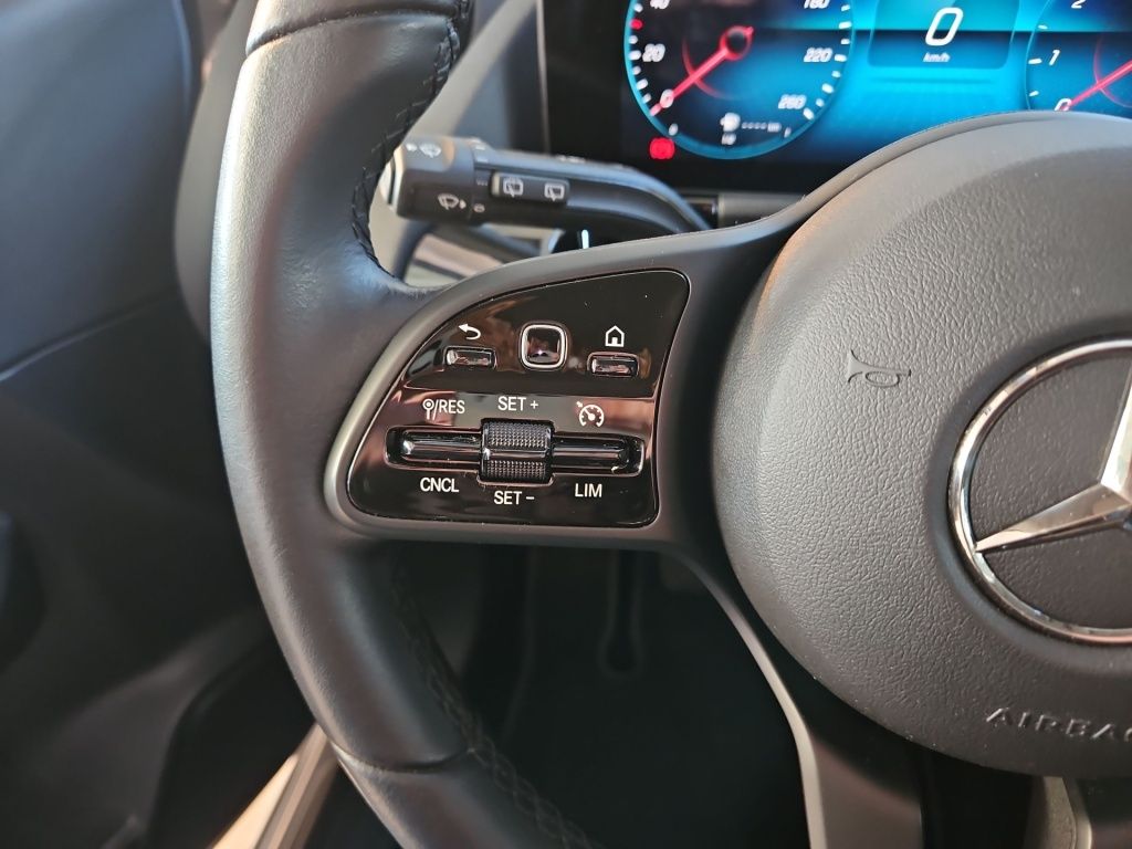 Fahrzeugabbildung Mercedes-Benz B 200 STYLE AHK Navi LED SHZ KAM SpurH ParkAss