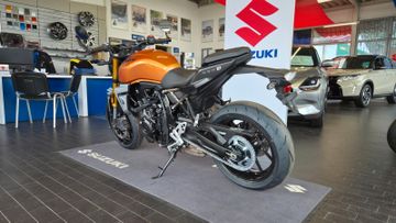 Suzuki GSX 8T