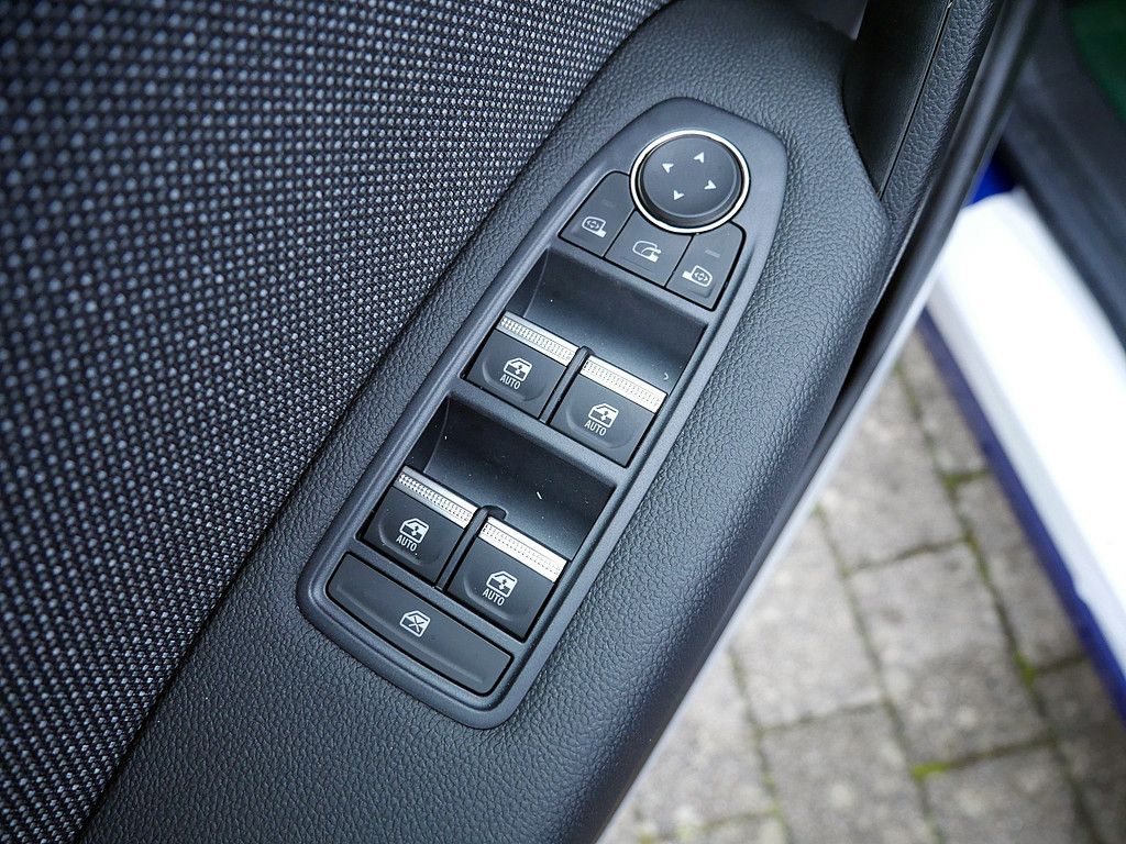 Fahrzeugabbildung Renault Captur Techno TCe 140 EDC Mild Hybrid