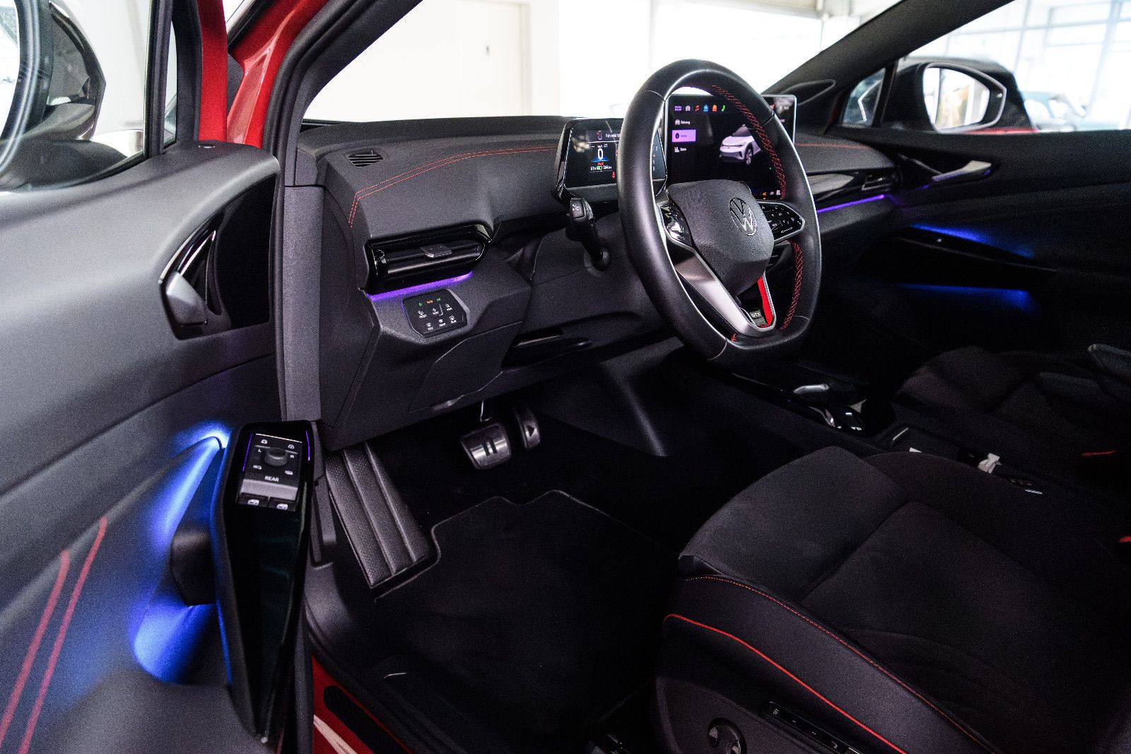 Fahrzeugabbildung Volkswagen ID.4 250 GTX 4Motion IQ-LED+AHK+E-SITZE+PANO+HuD