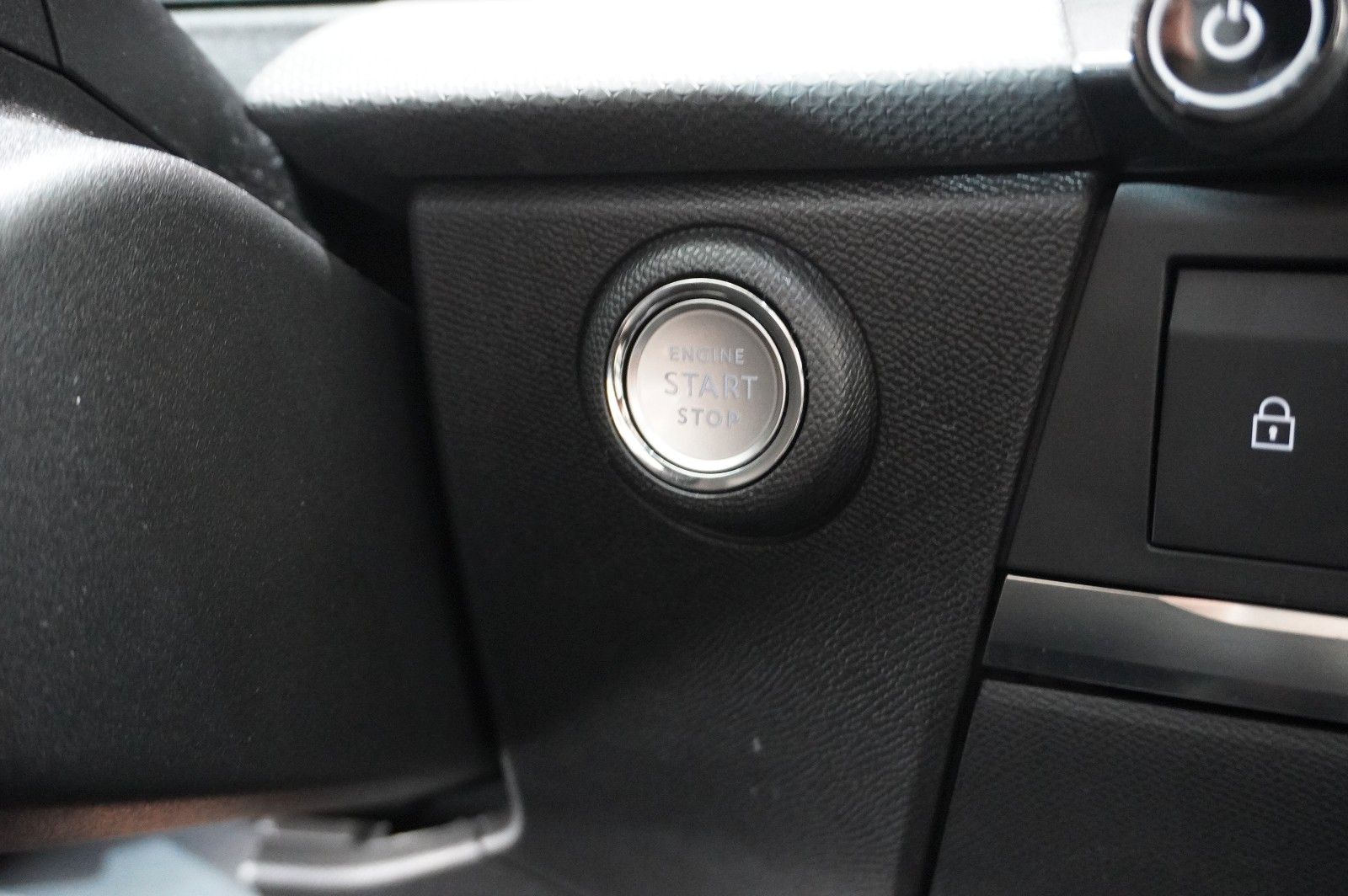 Fahrzeugabbildung Opel Astra L ST 1.5D ELEGANCE NAVI/LED/KAMERA/SPORT