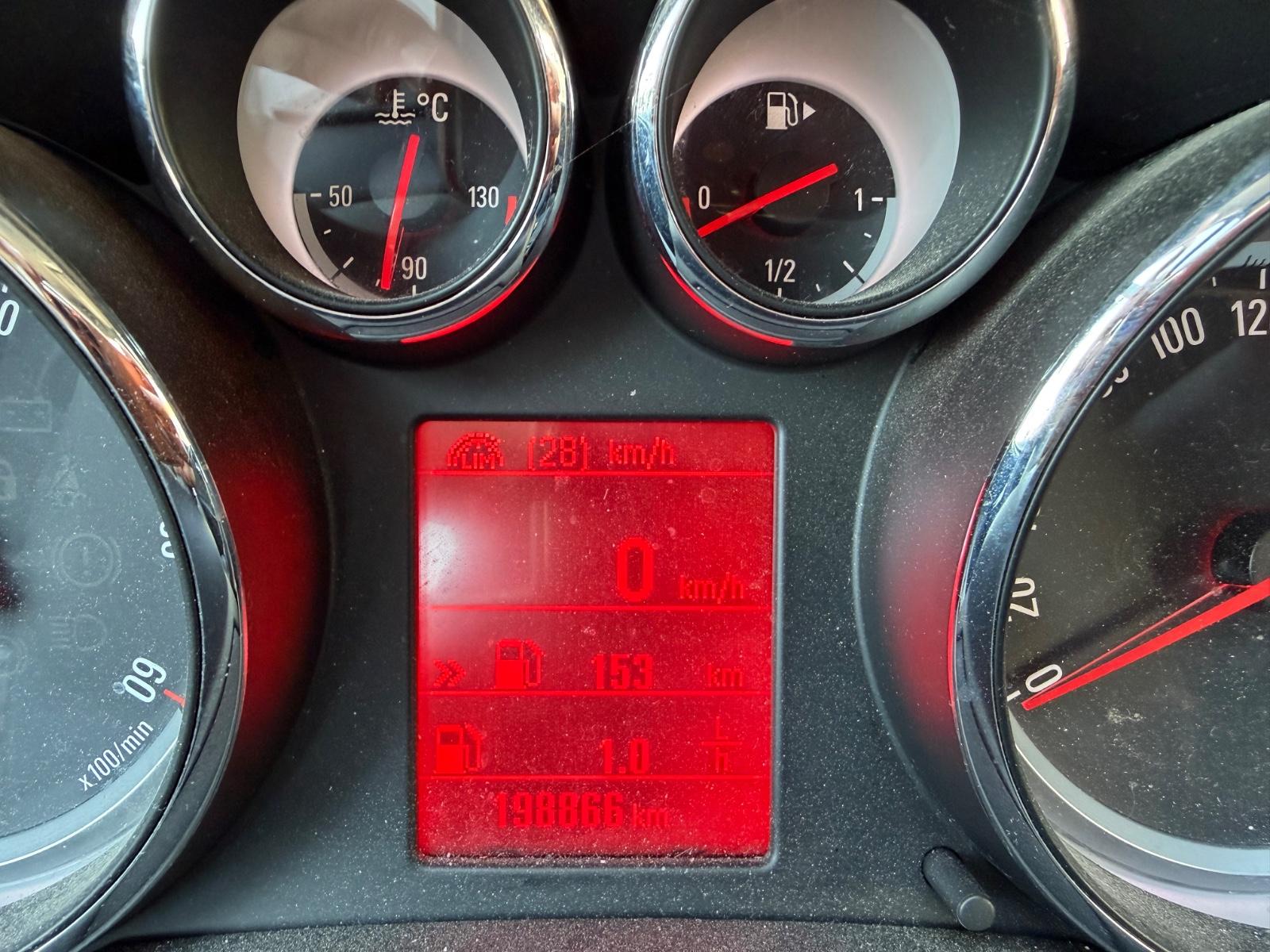 Opel Astra 2015 — photo 16