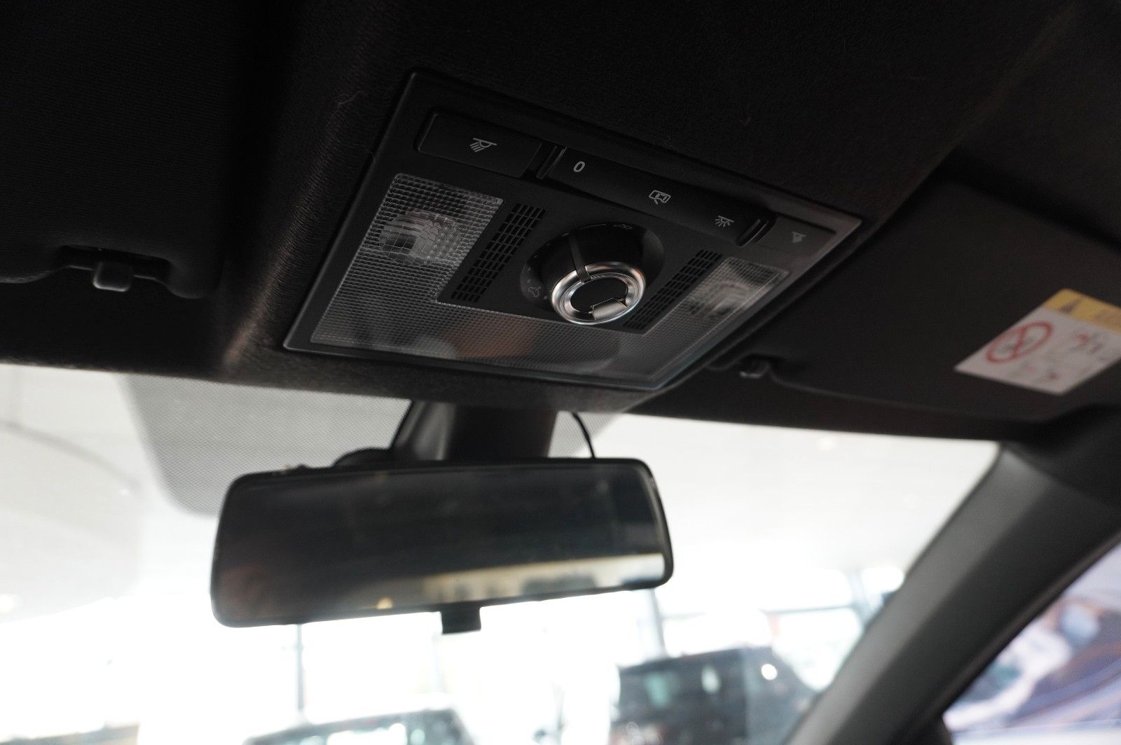 Fahrzeugabbildung Volkswagen up! 1.0 CLUB 5-TÜR NAVI/SPORT/PANO./SHZ/PDC/TEMP