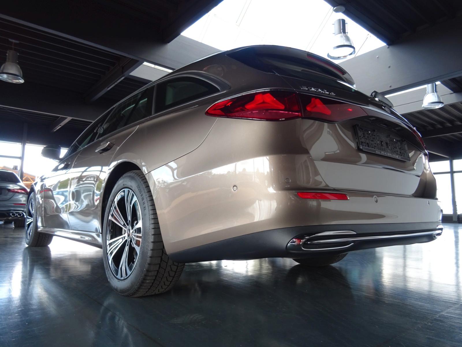 Mercedes-Benz E 220 d T 4Matic / Rollstuhl-Komplett Umbau