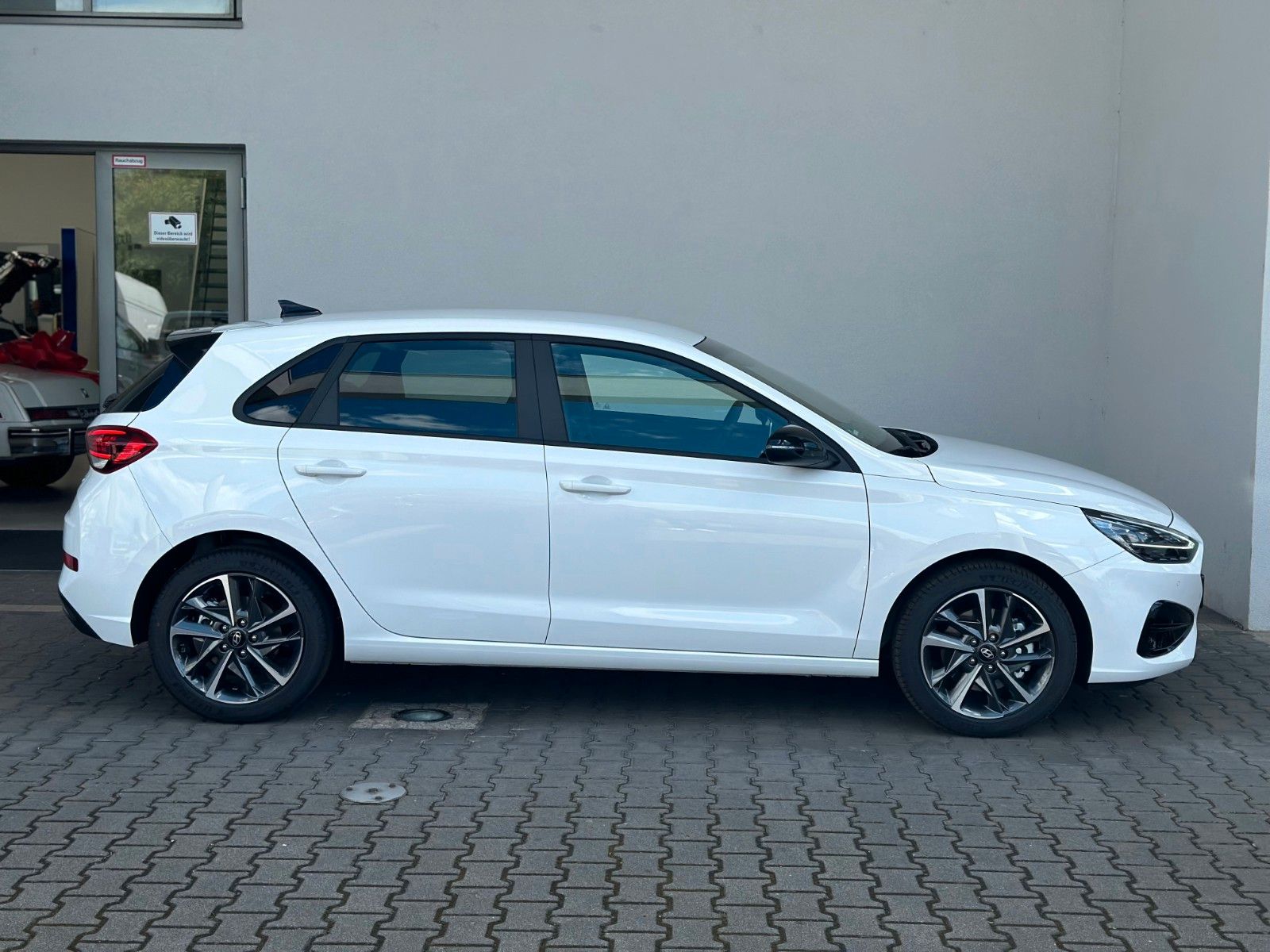 Fahrzeugabbildung Hyundai i30 Advantage 1.0L 100PS NAVI/SHZ/AUTOMATIK!