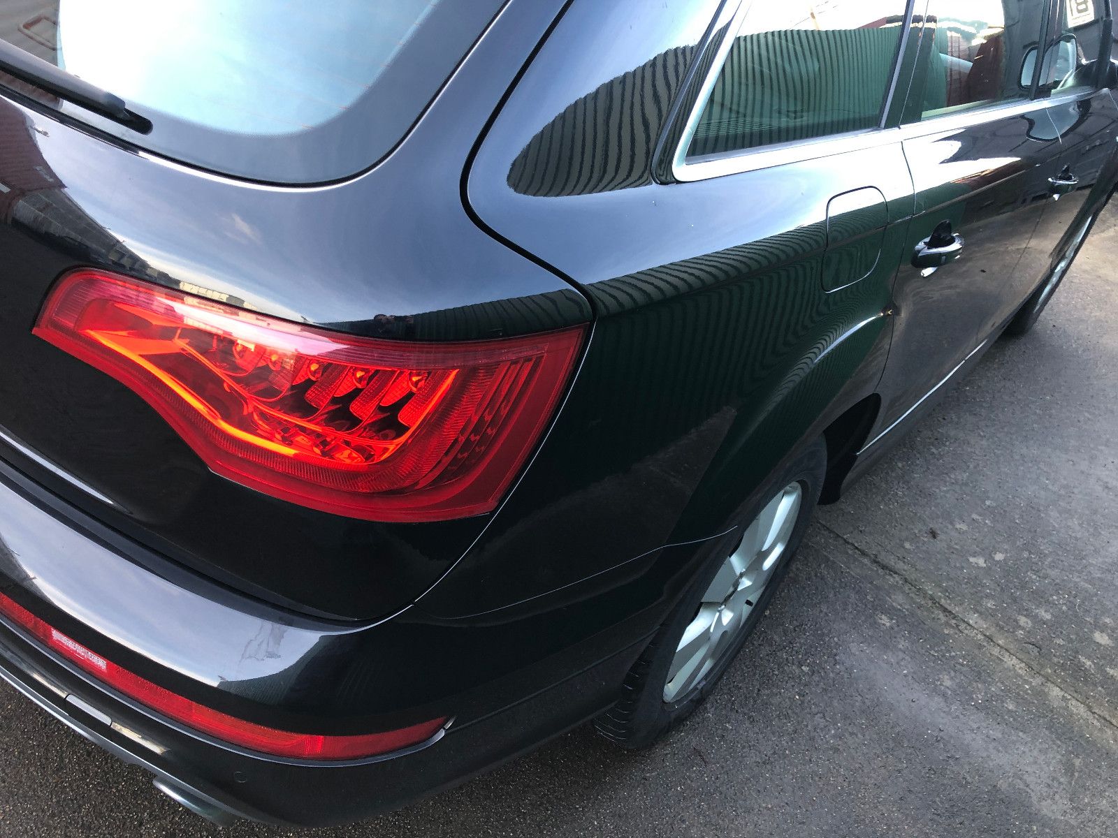 Fahrzeugabbildung Audi Q7 3.0 TDI diesel quattro / Winter + SommerReif.