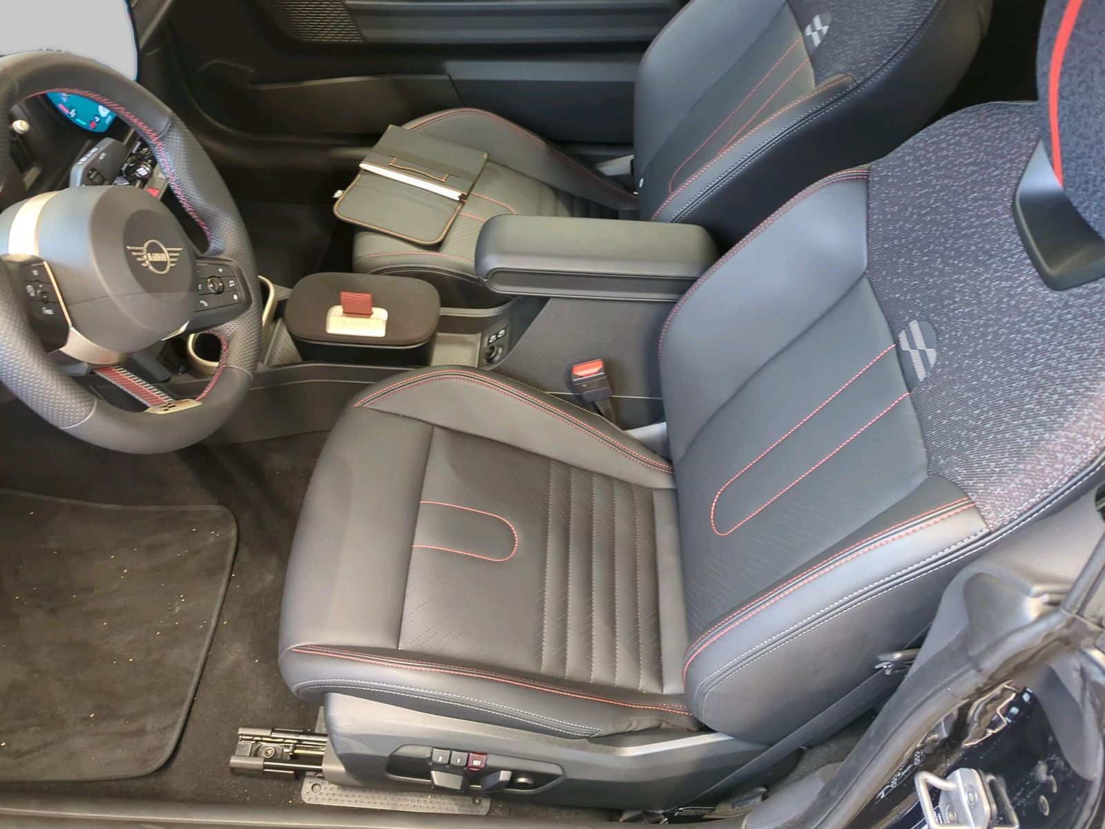 MINI John Cooper Works Cabrio - Bild 11