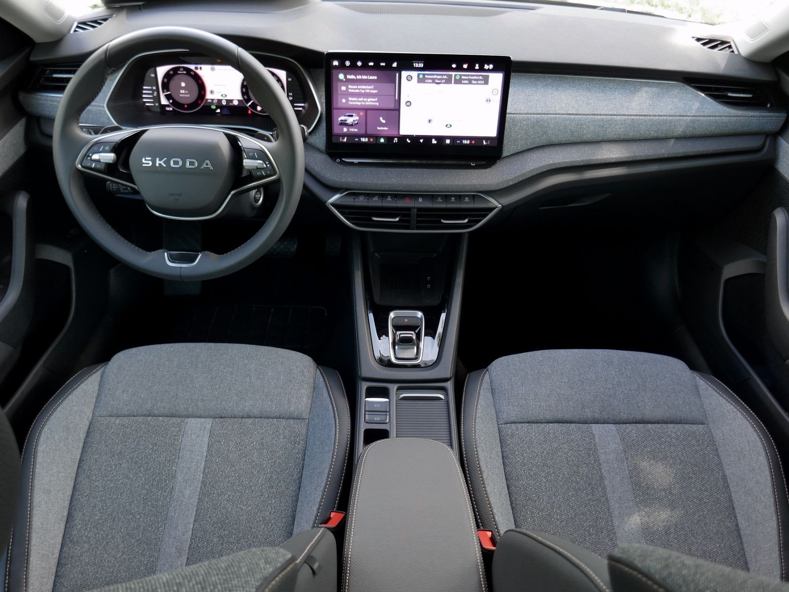 Fahrzeugabbildung SKODA Octavia Combi Tour 2.0 TDI | LED RFK ACC Navi