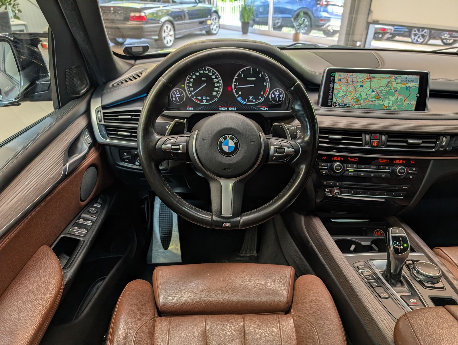 Fahrzeugabbildung BMW X5 xD 30d M-Sport HUD Pano H&K Komfortsi AHK 20"