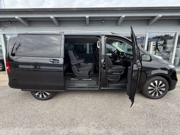 Mercedes V 220 - 7