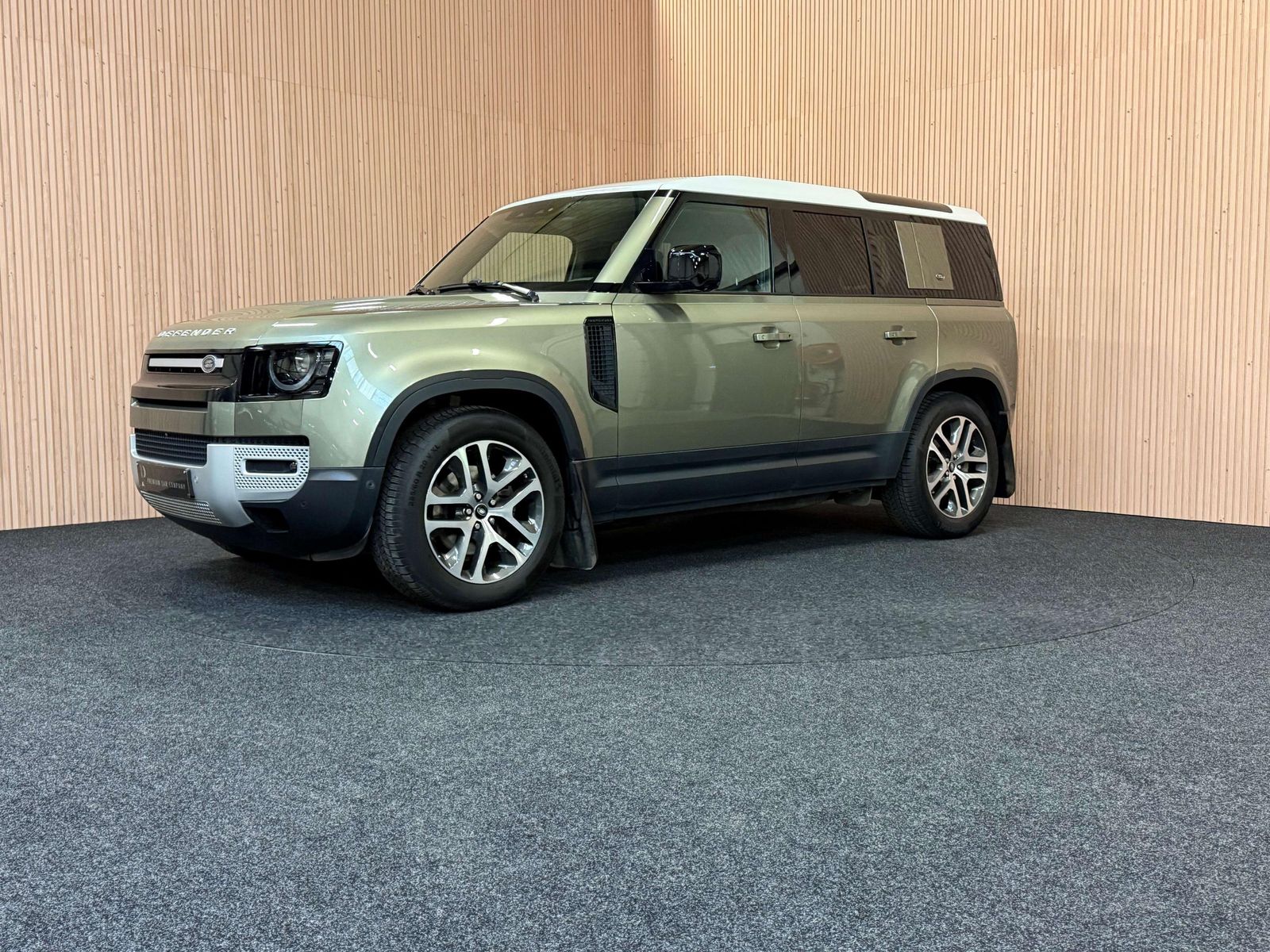 Land Rover Defender Defender 110 2.0T. P300 HSE|ACC|DAB|6