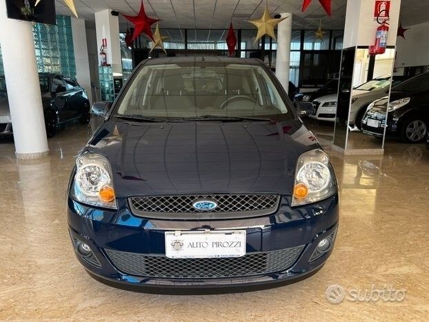 Ford FORD FIESTA 1.4 TDI del 2009 con soli 130000KM