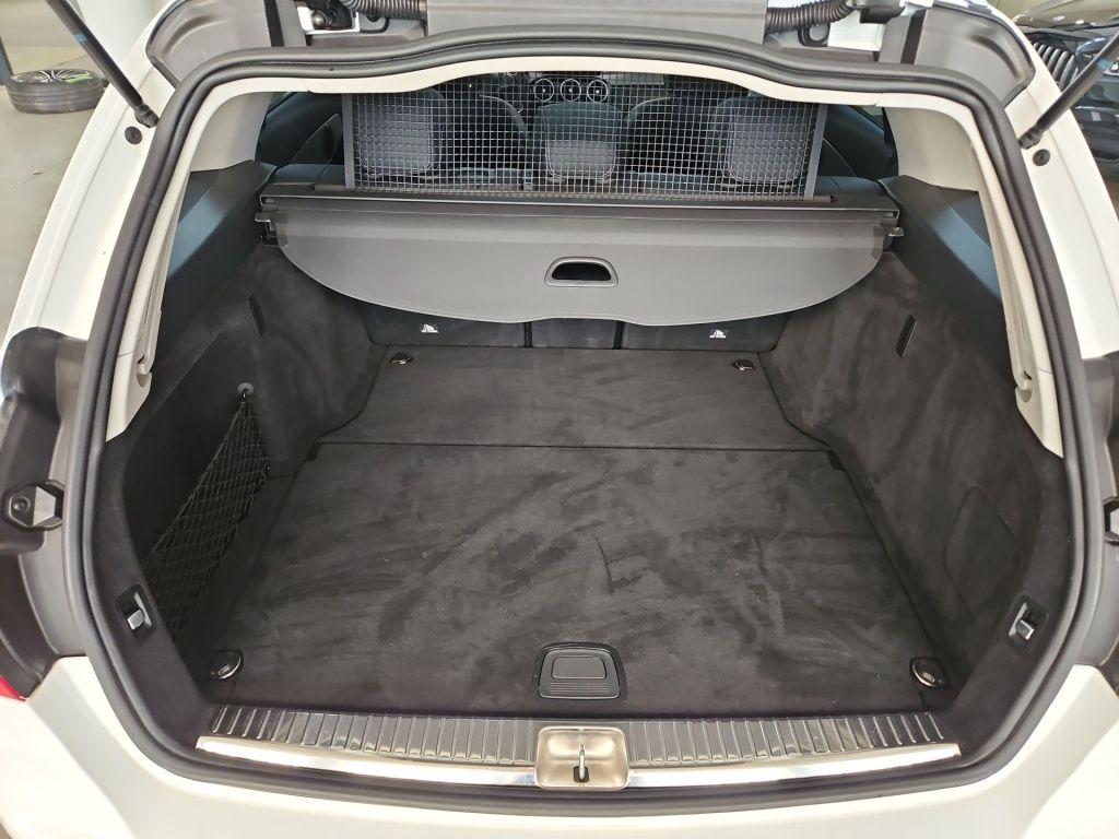 Fahrzeugabbildung Mercedes-Benz C 200 T Avantg. Night Pano LED Navi SHZ Ambie.