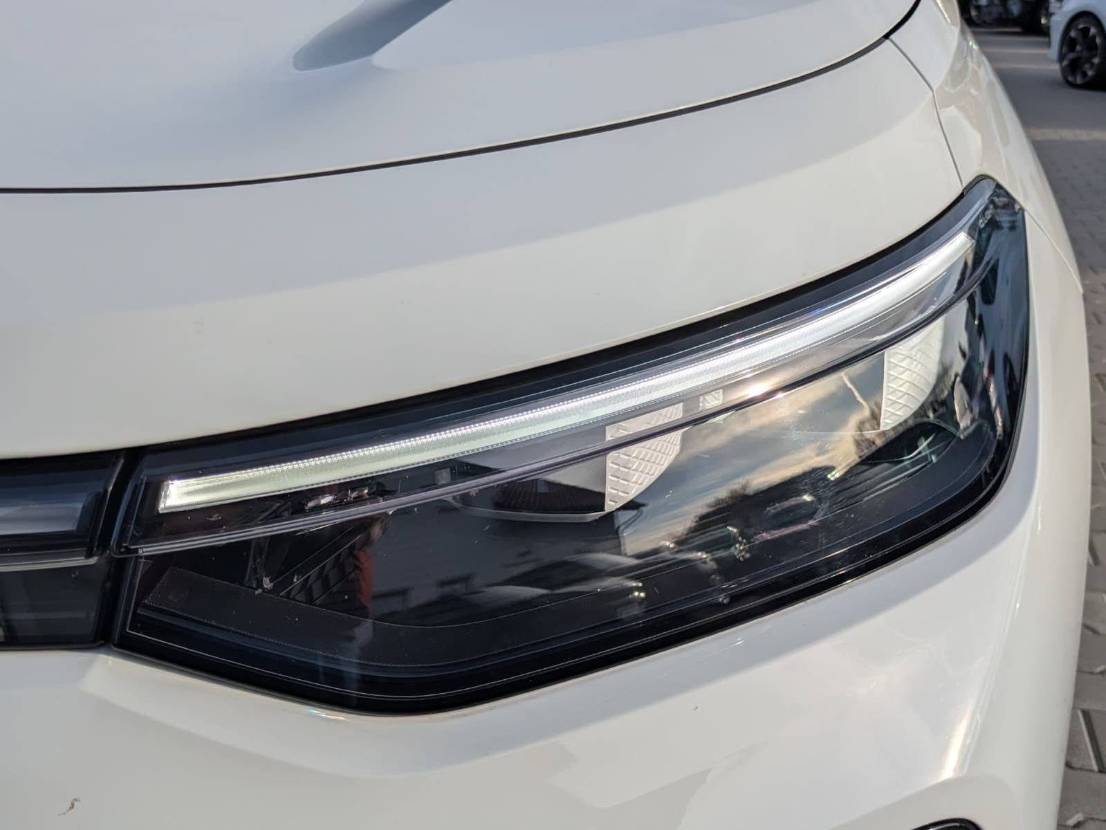 Fahrzeugabbildung Volkswagen Tayron 2.0 TDI 4M R-Line 7S*IQ-L.*LEDER*PANO*HUD