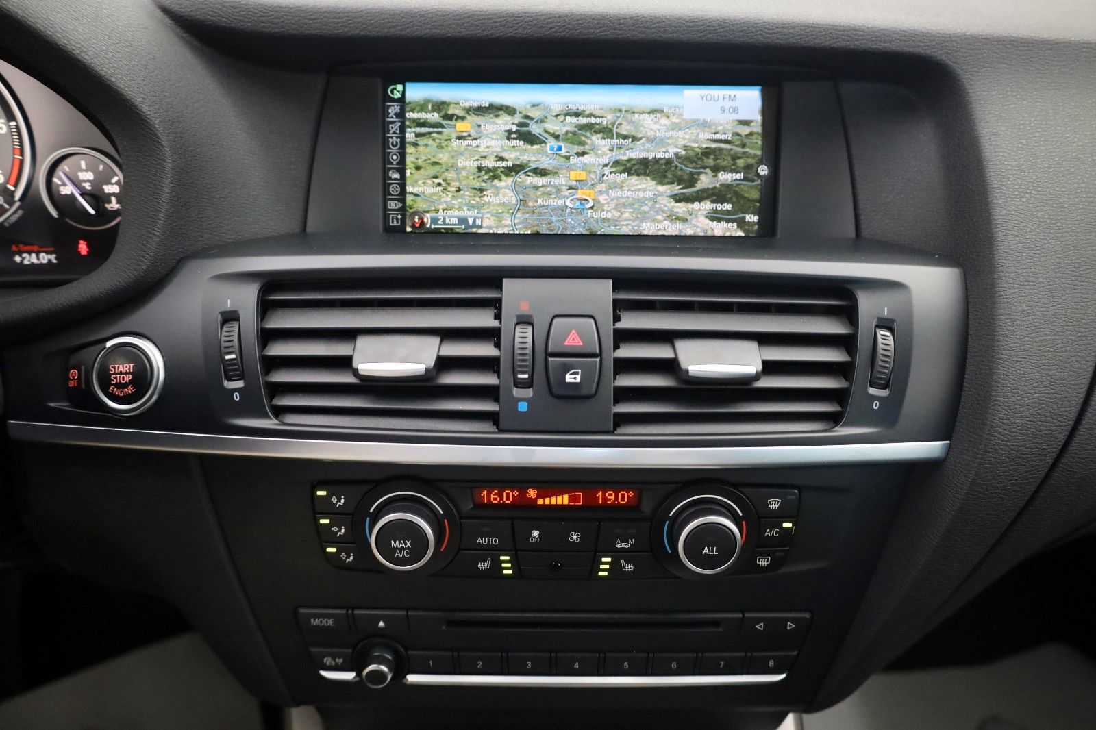 Fahrzeugabbildung BMW X3 20dA xDrive TLeder,Navi,Xenon,Panorama,Kamera