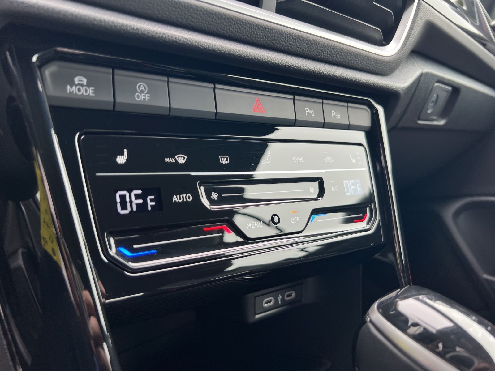 T-Roc Cabriolet R-Line 1.5 TSI DSG AHK*Navi*LED