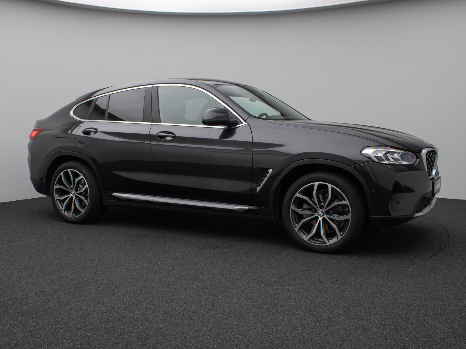 Fahrzeugabbildung BMW X4 xD20d Kamera DAB Lenkrhzg AHK Sport 20Zoll