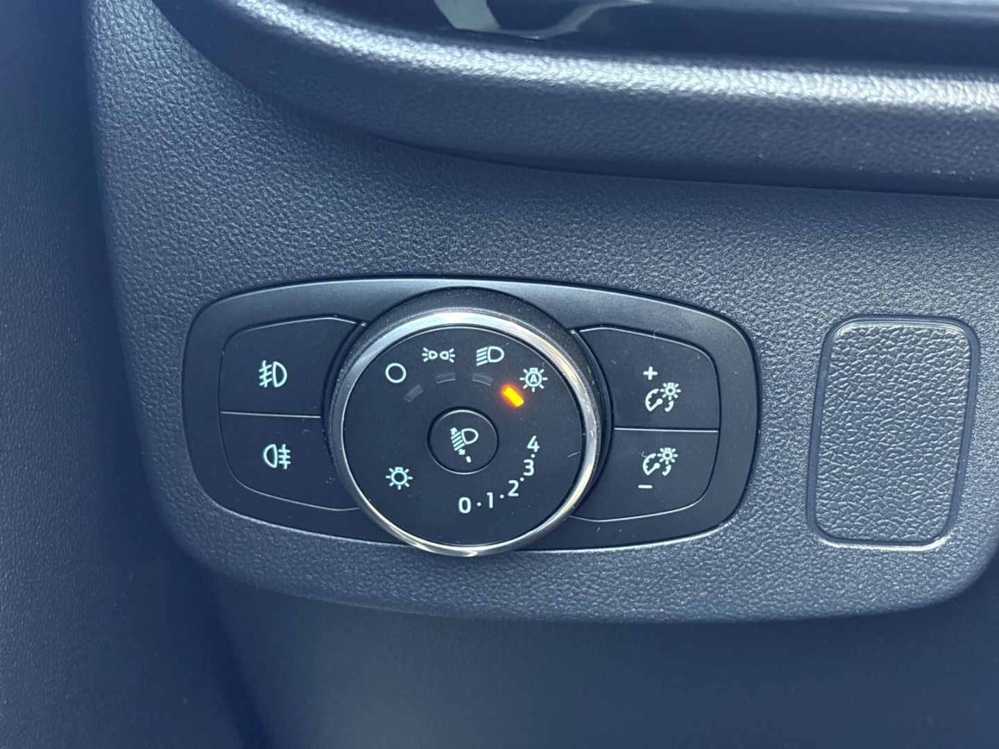 Fahrzeugabbildung Ford Puma ST-Line Navi LED DAB SHZ LenkradHZG Keyless