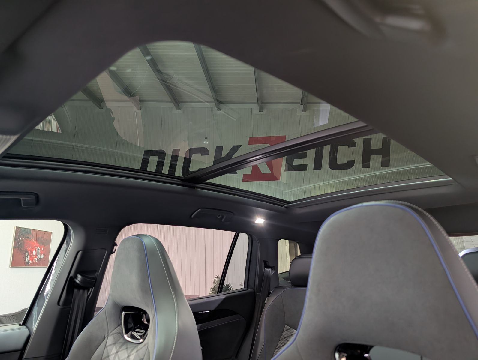 Fahrzeugabbildung Volkswagen Tayron 2.0TDI 4M R-Line Launch Pano Black AHK 20